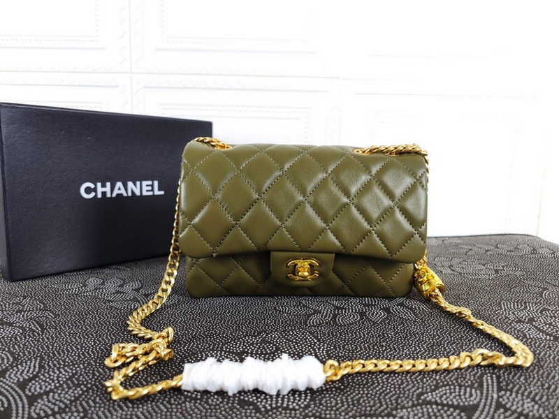 Chanel Handbags 475